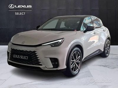Usata Lexus LBX 136 CV (100 kW) 2024 Bianco SUV
