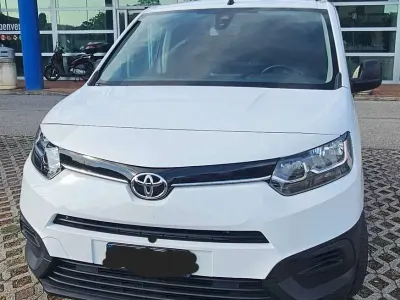 Usata Toyota Proace City City 76 CV (55 kW) 2021 Bianco Monovolume
