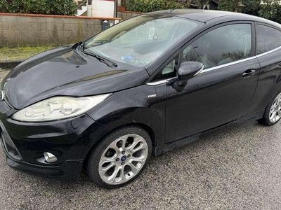 Usata Ford Fiesta Titanium 90 CV (66 kW) 2010 Nero Utilitaria