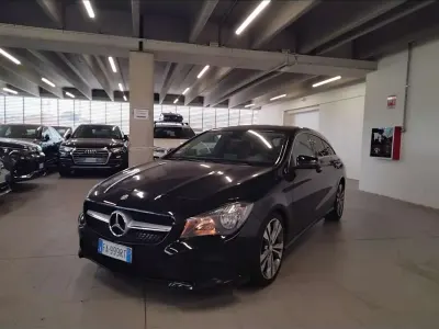 Usata Mercedes CLA220 Shooting Brake Night 177 CV (130 kW) 2015 Nero Station wagon