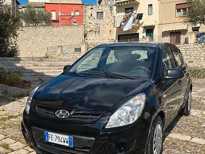 Usata Hyundai i20 Comfort 75 CV (55 kW) 2009 Nero Utilitaria
