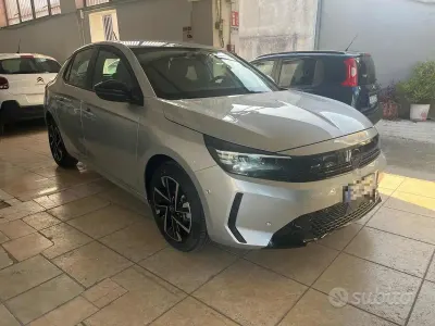 Usata Opel Corsa 101 CV (74 kW) 2025 Vari colori Utilitaria
