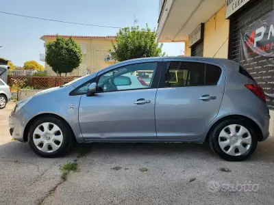 Usata Opel Corsa Cosmo 85 CV (62 kW) 2010 Grigio Utilitaria