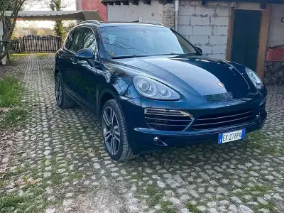 Usata Porsche Cayenne 245 CV (180 kW) 2011 Bluazzurro SUV
