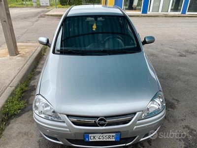 usata Opel Corsa 1.0 benzina 2003