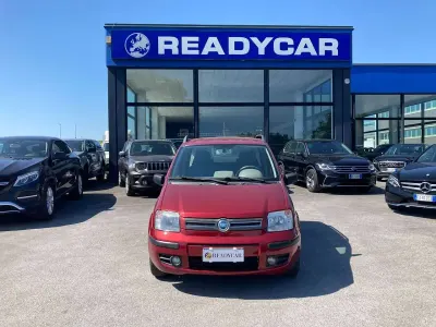 Usata Fiat Panda Emotion 60 CV (44 kW) 2006 Rosso bordeaux Utilitaria