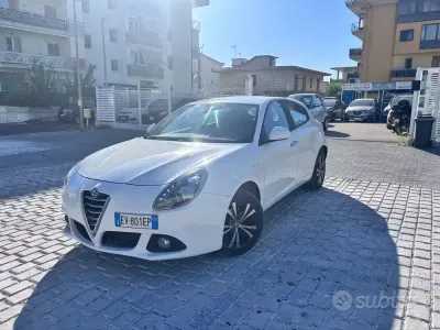 Usata Alfa Romeo Giulietta Progression 120 CV (88 kW) 2014 Bianco Utilitaria