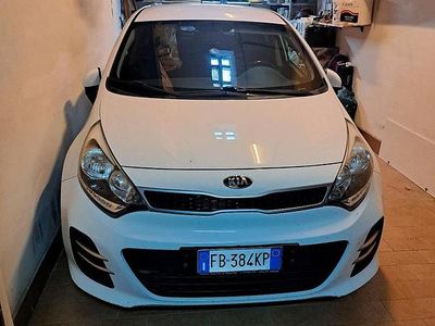 Bianco Usata 2016 Kia Rio Berlina | 8000 € (Buon prezzo)