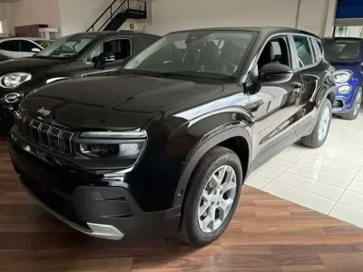 Ny Jeep Avenger Altitude 101 HK (74 kW) 2026 Svart SUV