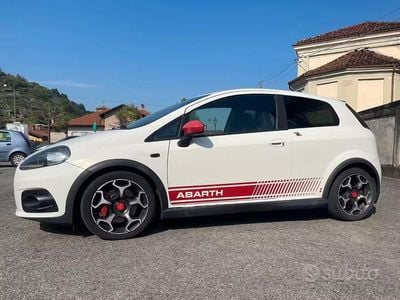 Usata Abarth Grande Punto 155 CV (114 kW) 2009 Bianco Utilitaria