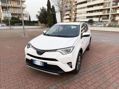 Usata Toyota RAV4 Hybrid Active 155 CV (114 kW) 2017 Bianco SUV
