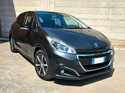 Usata Peugeot 208 Allure 110 CV (80 kW) 2016 Grigio Utilitaria