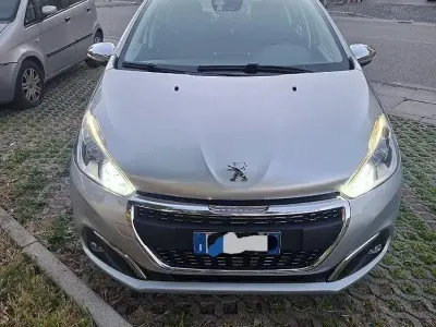 Usata Peugeot 208 82 CV (60 kW) 2018 Grigio Utilitaria