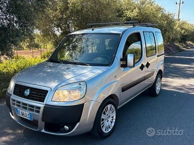 Begagnad Fiat Doblò 85 HK (62 kW) 2007 Grå Minibuss