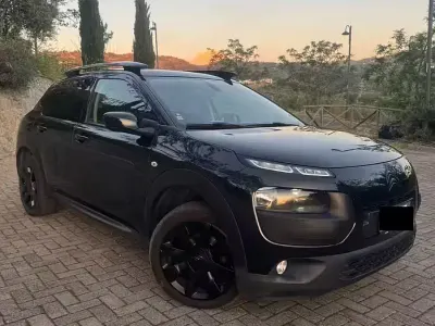 Begagnad Citroën C4 99 HK (72 kW) 2016 Svart Sedan