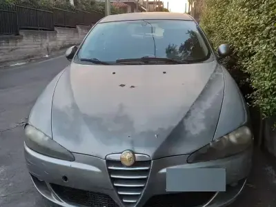 Usata Alfa Romeo 147 120 CV (88 kW) 2006 Grigio Utilitaria