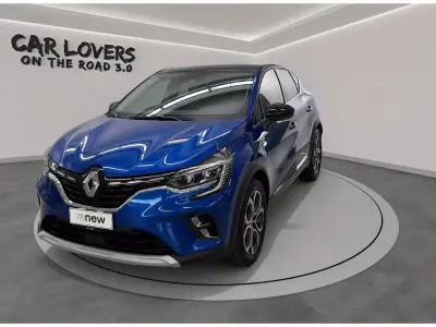 Usata Renault Captur Intens 101 CV (74 kW) 2023 Blu scuro SUV