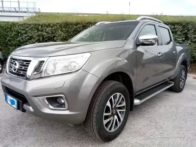 Usata Nissan Navara 163 CV (119 kW) 2018 Grigio Pick-up