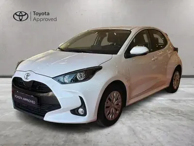 Usata Toyota Yaris Active 72 CV (52 kW) 2022 Bianco Utilitaria