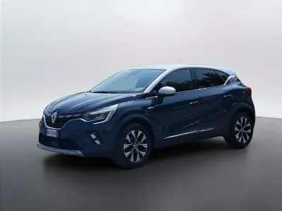 Usata Renault Captur Techno 101 CV (74 kW) 2023 Grigio SUV
