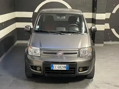 Begagnad Fiat Panda Climbing 60 HK (44 kW) 2010 Svart Halvkombi