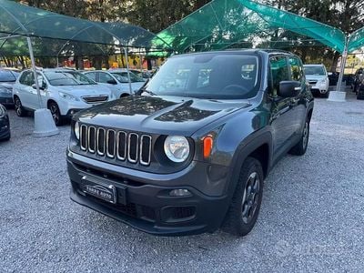 Begagnad Jeep Renegade Sport 140 HK (102 kW) 2016 Grå SUV