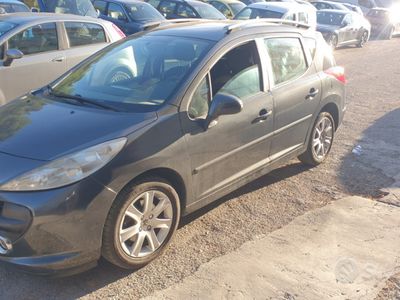 usata Peugeot 207 1.6 8V HDi 112CV CC Féline