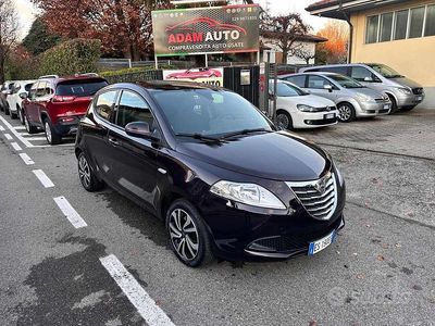 Usata Lancia Ypsilon Platinum 69 CV (50 kW) 2013 Viola Utilitaria