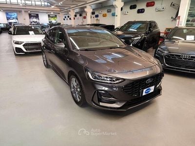 Usata Ford Focus ST-Line 125 CV (91 kW) 2023 Grigio scuro Berlina