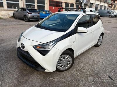 Usata Toyota Aygo Business Edition 72 CV (52 kW) 2018 Bianco Utilitaria