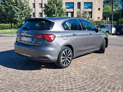 Usata Fiat Tipo 120 CV (88 kW) 2016 Grigio Berlina