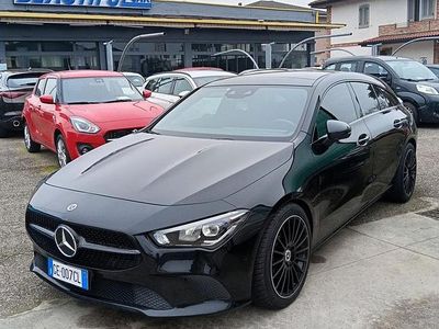 Usado Mercedes CLA200 Shooting Brake Executive 150 CV (110 kW) 2021 Negro Familiar