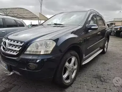 Usata Mercedes ML320 190 CV (139 kW) 2007 Bluazzurro SUV