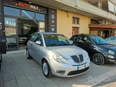 Usata Lancia Ypsilon 60 CV (44 kW) 2010 Grigio Utilitaria