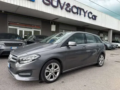 Usata Mercedes B160 90 CV (66 kW) 2015 Grigio Monovolume