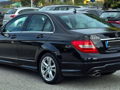 Usata Mercedes C220 Avantgarde 170 CV (125 kW) 2011 Nero Berlina