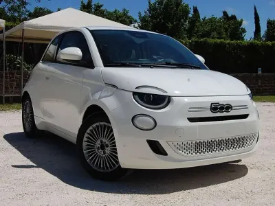 Nuova Fiat 500 65 CV (47 kW) 2026 Ice white Berlina