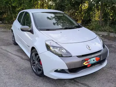 Usata Renault Clio R.S. R.S. 203 CV (149 kW) 2010 Bianco Utilitaria