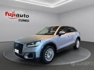 Usata Audi Q2 Business 116 CV (85 kW) 2019 Grigio chiaro SUV