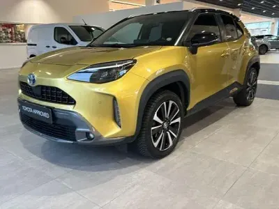 Usata Toyota Yaris Cross 116 CV (85 kW) 2022 Giallo SUV