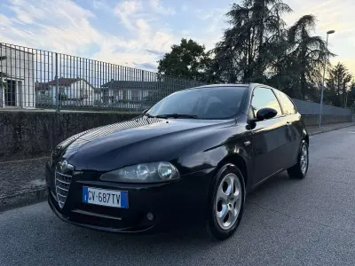 Usata Alfa Romeo 147 105 CV (77 kW) 2008 Nero Utilitaria