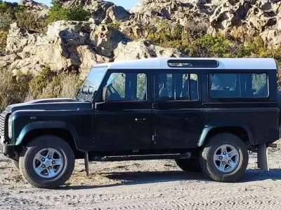 Usata Land Rover Defender SE 122 CV (89 kW) 2014 Verde Station wagon