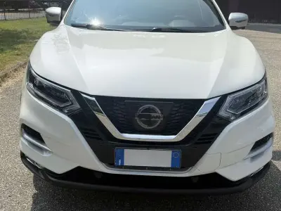 Usata Nissan Qashqai Tekna+ 131 CV (96 kW) 2017 Bianco SUV