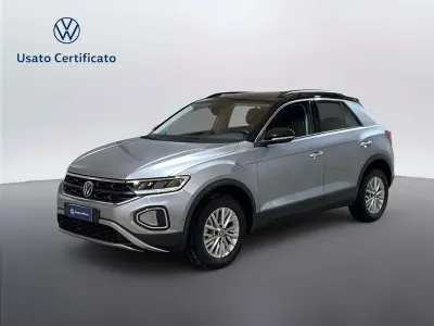Usata VW T-Roc Life 110 CV (80 kW) 2022 Pyrit silver metallizzato deep SUV