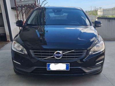 usata Volvo V60 2.0 d3 Momentum geartronic