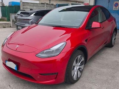 Usata Tesla Model Y 152 kW (208 CV) 2022 Rosso SUV