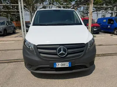 Usado Mercedes e-Vito 69 kW (95 CV) 2025 Negro Van