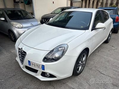 Usata Alfa Romeo Giulietta Distinctive 105 CV (77 kW) 2014 Bianco Utilitaria