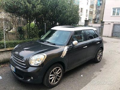 Usata Mini Cooper D Countryman Business 111 CV (81 kW) 2014 Marrone SUV