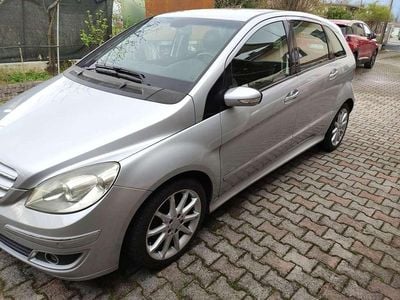 Begagnad Mercedes B200 140 HK (102 kW) 2007 Silver Minibuss